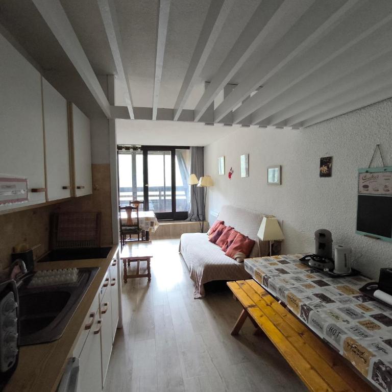 Grand Studio 42 m2 avec loggia vues montagne et pistes parking et navettes gratuites - Studio - Vue sur Montagne - 11