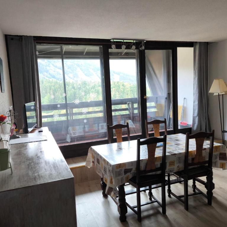 Grand Studio 42 m2 avec loggia vues montagne et pistes parking et navettes gratuites - Studio - Vue sur Montagne - 14