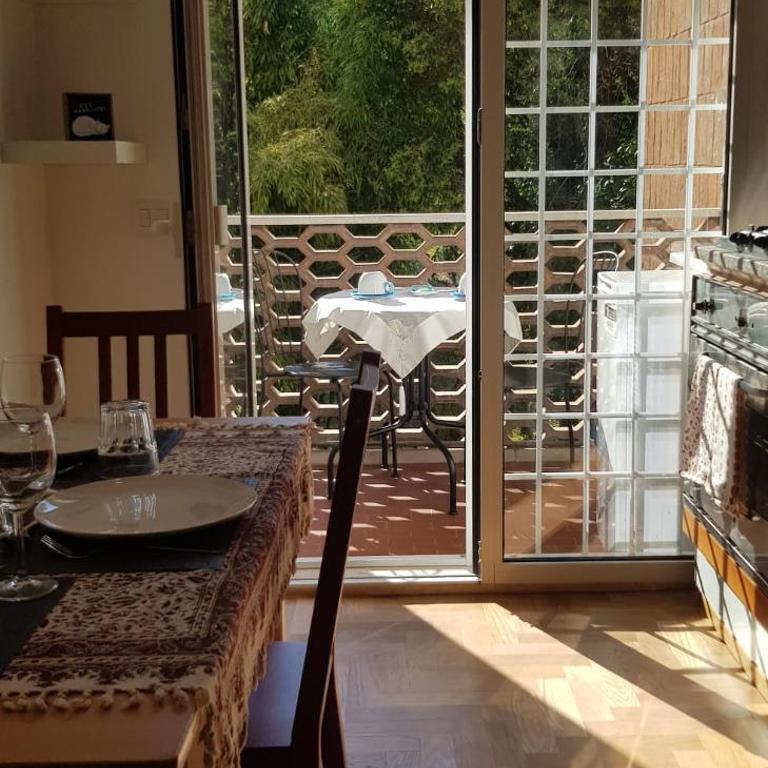 Aventino-Piramide Quiet Studio with Garden-View Terrace - Appartamento Monolocale con 1 Letto Matrimoniale - 1