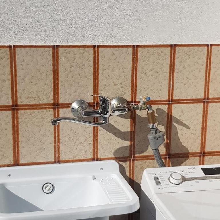 Aventino-Piramide Quiet Studio with Garden-View Terrace - Appartamento Monolocale con 1 Letto Matrimoniale - 4