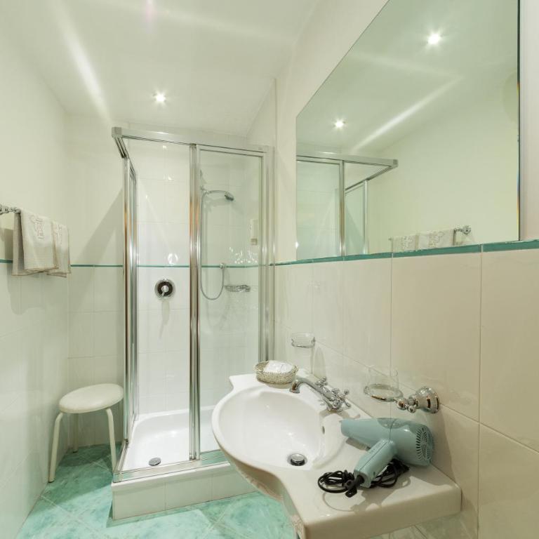 Hotel Hellweger - Camera Familiare con Balcone - 4