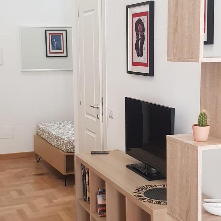 Aventino-Piramide Quiet Studio with Garden-View Terrace - Appartamento Monolocale con 1 Letto Matrimoniale - 9