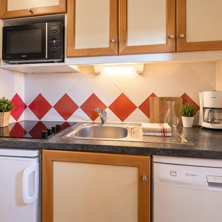Appartement 5 personnes ski aux pieds Résidence Les Combes Les Menuires - Apartamento de 1 dormitorio - 4