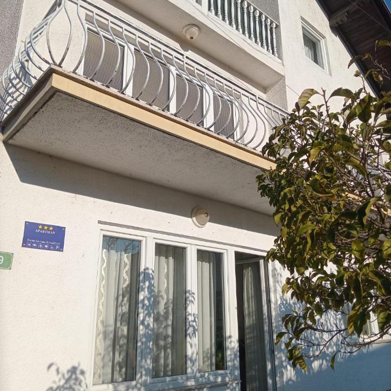 Apartmani Japod - Three-Bedroom Premium Apartment - 1