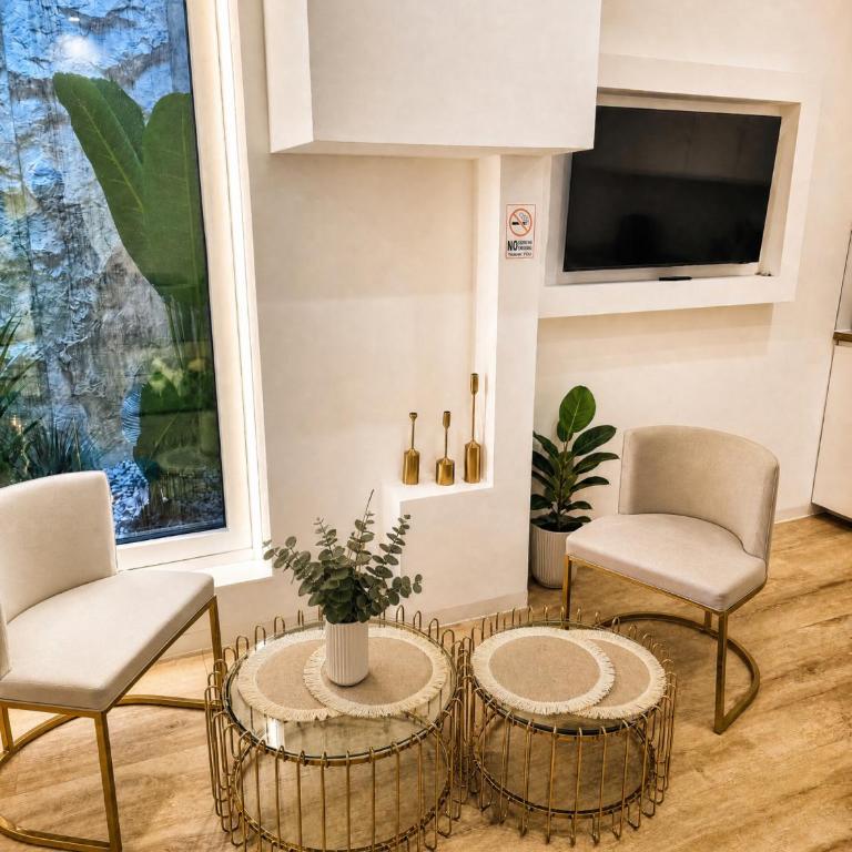Lovely central apartment - Pool Gym Sauna extra buchbar - Appartement - Vue sur Piscine - 25