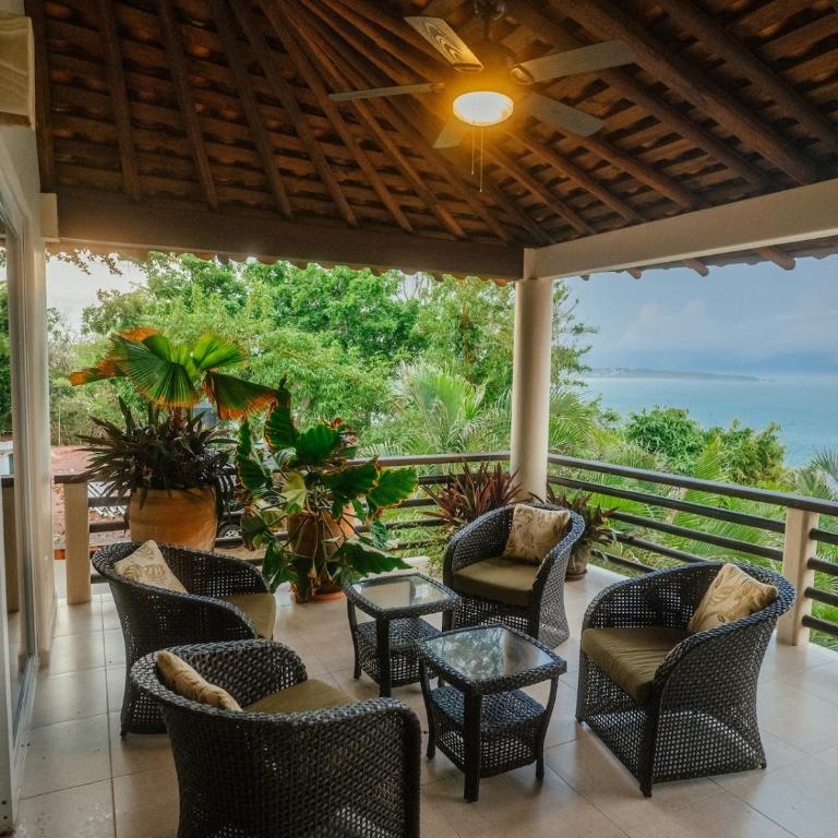 Refugio del Faro - Cliffside Villa Retreat Sleeps 16 - Villa - 7
