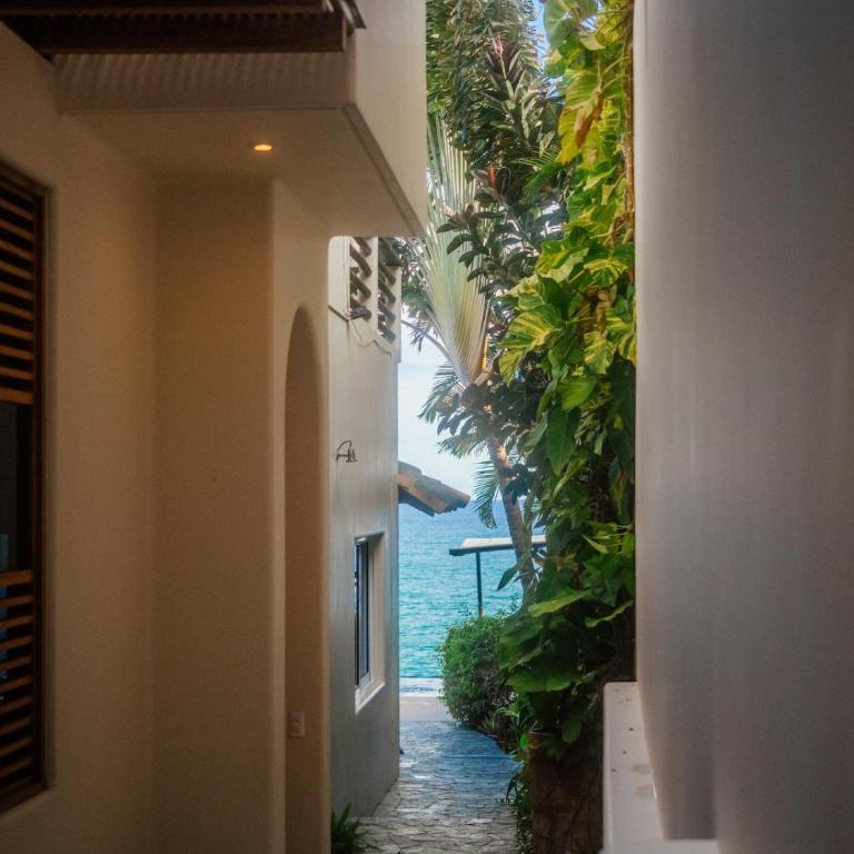 Refugio del Faro - Cliffside Villa Retreat Sleeps 16 - Villa - 32