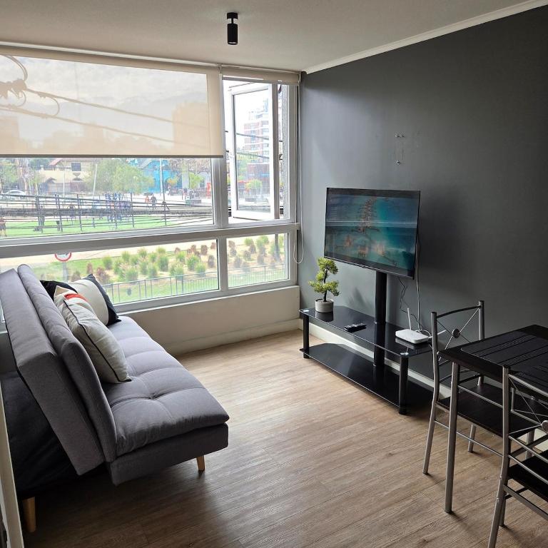 Moderno y acogedor departamento a metros del metro Irarrazaval - One-Bedroom Apartment with Park View - 30