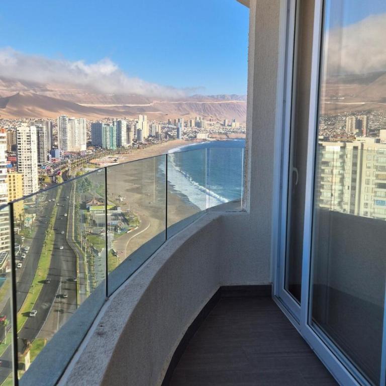 Departamento 1D 1B 1E con balcon en peninsula al lado de Playa Cavancha - Apartamento de 2 dormitorios - 2