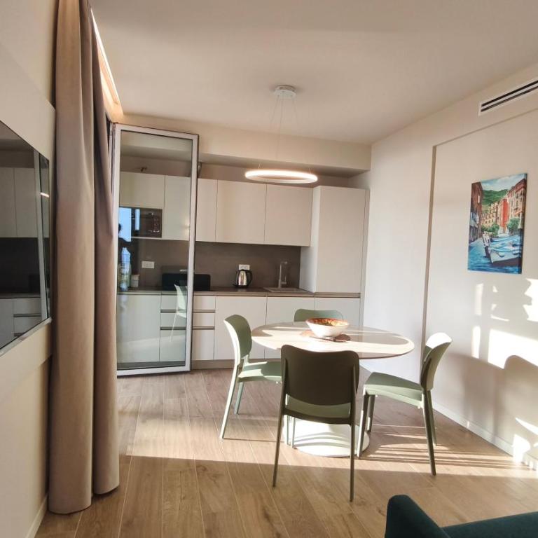 VillaPignone - Two-Bedroom Apartment with Terrace and Sea View - 4