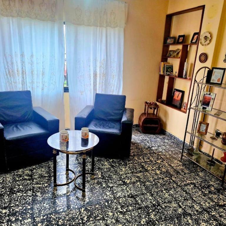 Amplia casa familiar-patio y parrilla - Two-Bedroom House - 2