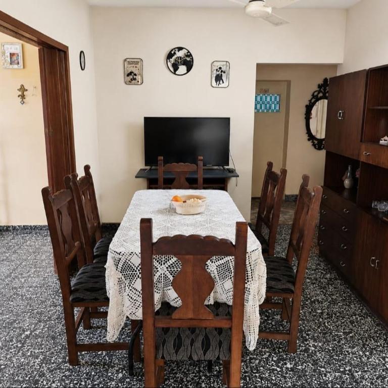 Amplia casa familiar-patio y parrilla - Two-Bedroom House - 8