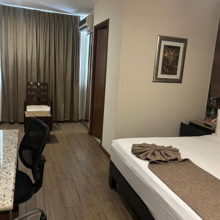 Hotel Tötem Guadalajara - Habitación Estándar - 1 cama grande - 3