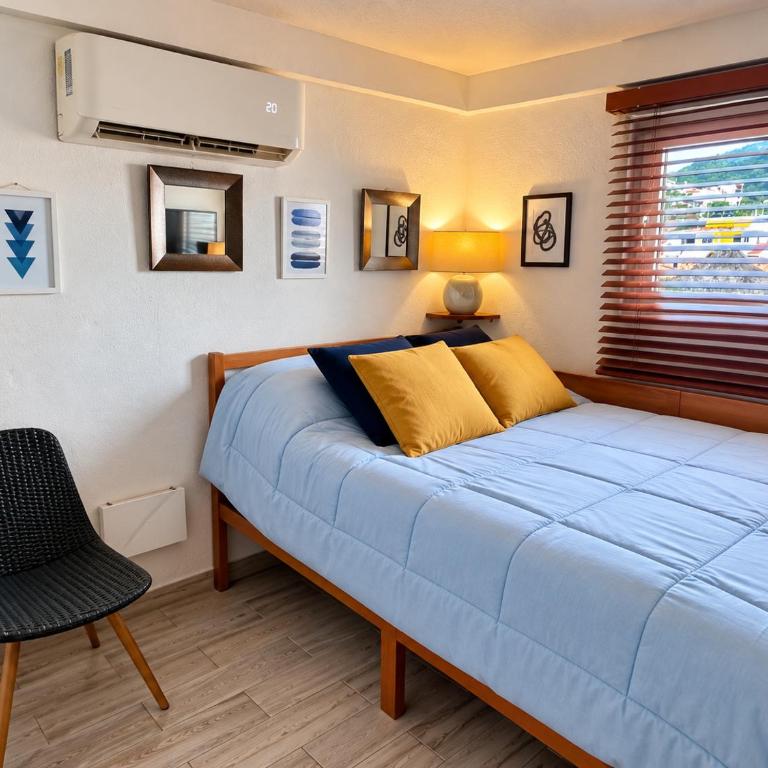 Le Petit Bonheur - Quiet - Rooftop - 3 min to Beach - One-Bedroom Apartment - 7