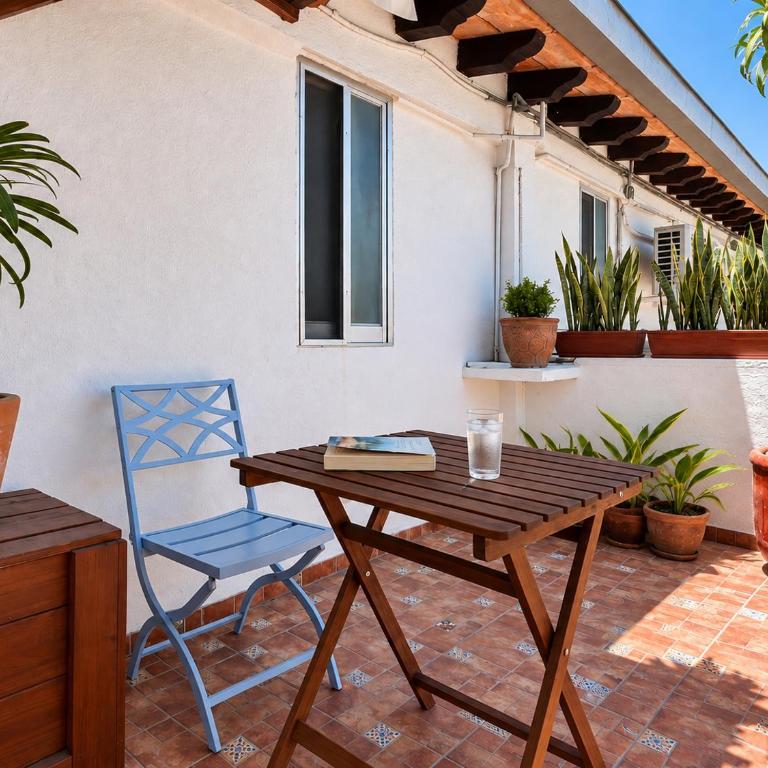 Le Petit Bonheur - Quiet - Rooftop - 3 min to Beach - One-Bedroom Apartment - 18