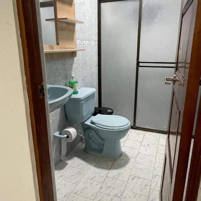Apartamento privado en Crespito cerca a playas - Three-Bedroom Apartment - 10