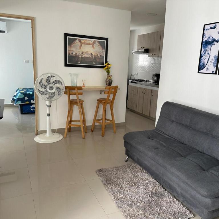 Apartamento Turístico cerca a playas de Marbella - Three-Bedroom Apartment - 2
