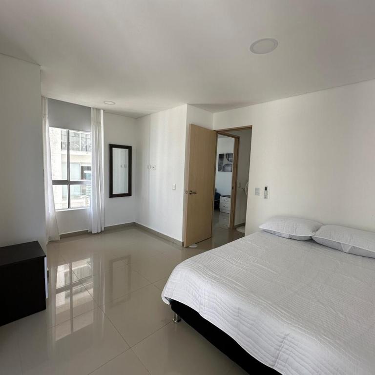 Apartamento Turístico cerca a playas de Marbella - Three-Bedroom Apartment - 5