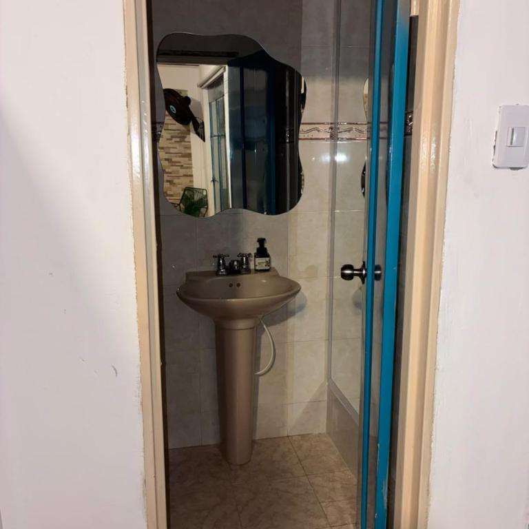 Casa Roma - Habitación Cuádruple con baño privado - 4