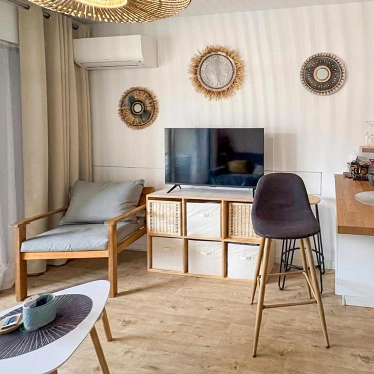 1 Bedroom Cozy Apartment In Cavalaire-Sur-Mer - Appartement 1 Chambre - 5