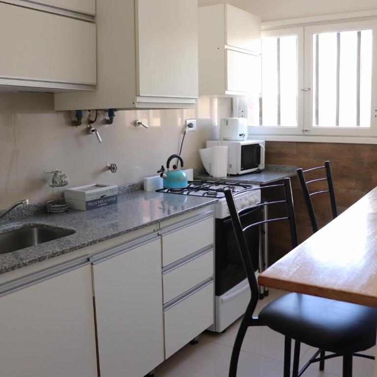 Balcón con Vista al Mar a 2 Cuadras de la Costa - Playa Grande, Zona Alem - Apartamento de 1 dormitorio - 18