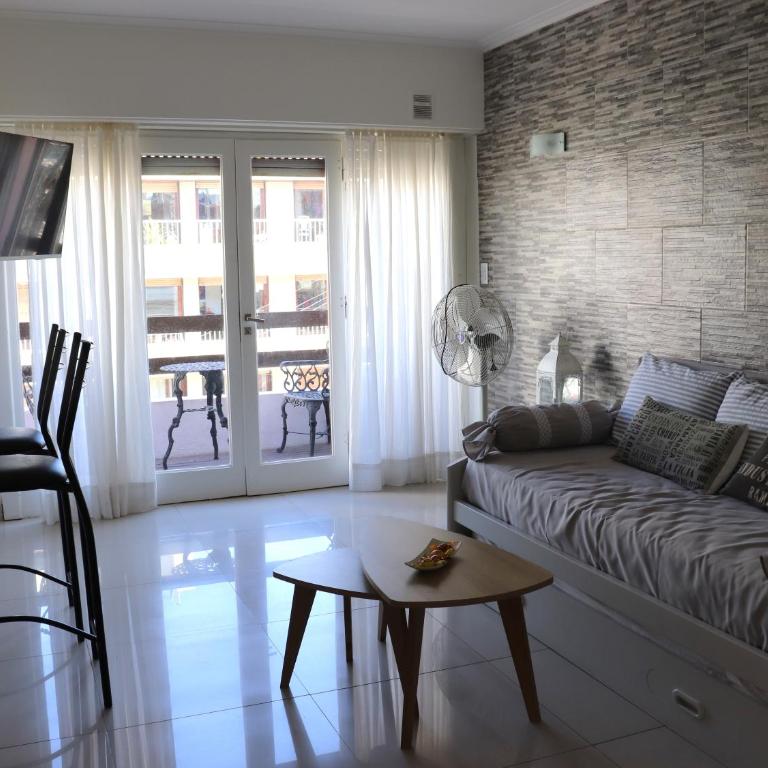 Balcón con Vista al Mar a 2 Cuadras de la Costa - Playa Grande, Zona Alem - Apartamento de 1 dormitorio - 25