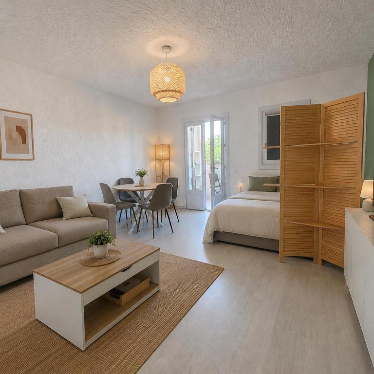 Charming studio with outdoor area and parking - Appartement 1 Chambre - 4