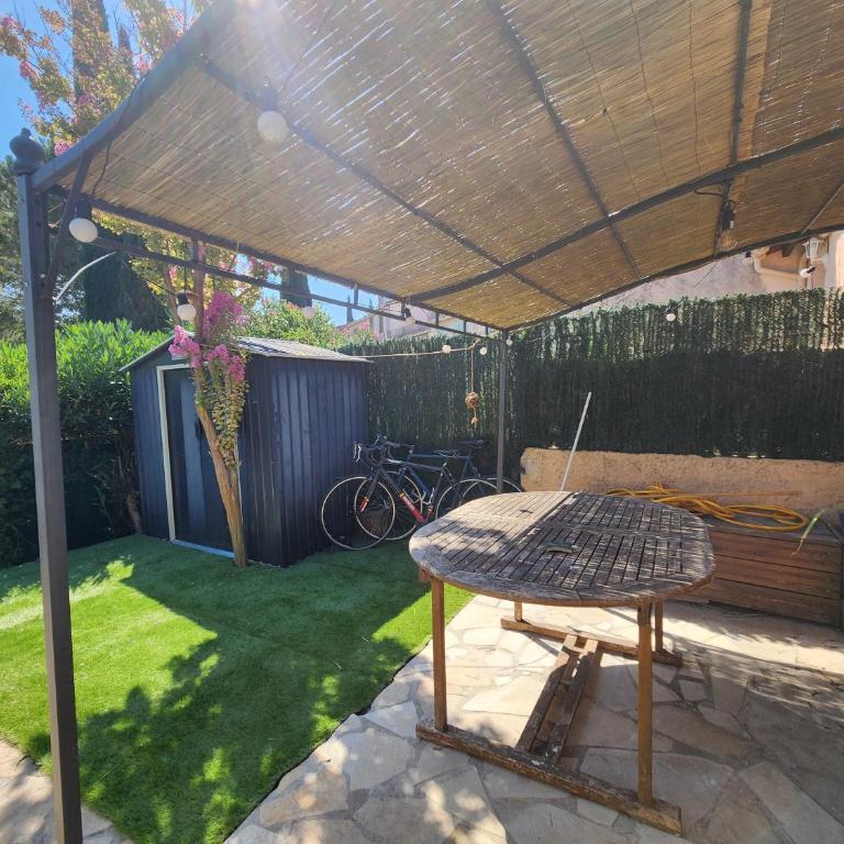 Charming studio with outdoor area and parking - Appartement 1 Chambre - 2