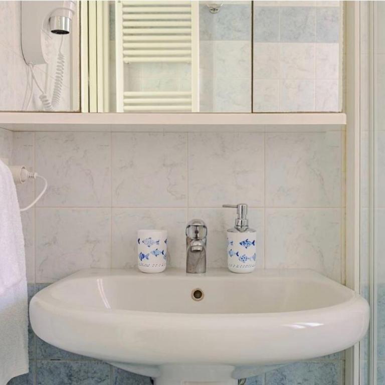 Marta Apartment ,Free Private Parking, Near The City Centre & Hospital - Appartamento con 2 Camere da Letto - 17