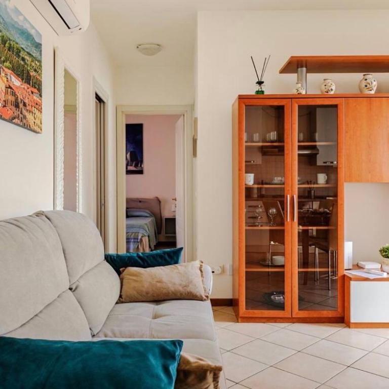 Marta Apartment ,Free Private Parking, Near The City Centre & Hospital - Appartamento con 2 Camere da Letto - 13