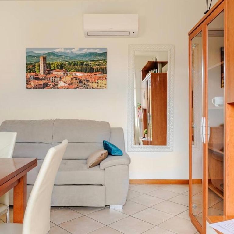 Marta Apartment ,Free Private Parking, Near The City Centre & Hospital - Appartamento con 2 Camere da Letto - 14