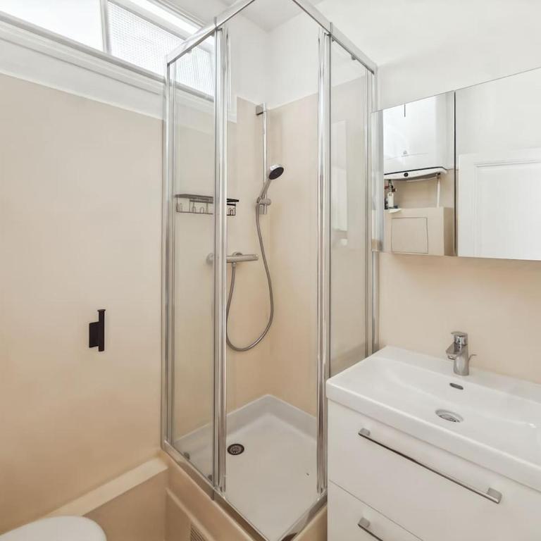 Studio lumineux pres du canal Saint Martin - Appartement - 8