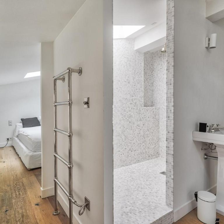 Superbe loft avec patio à Bordeaux - Appartement - 9