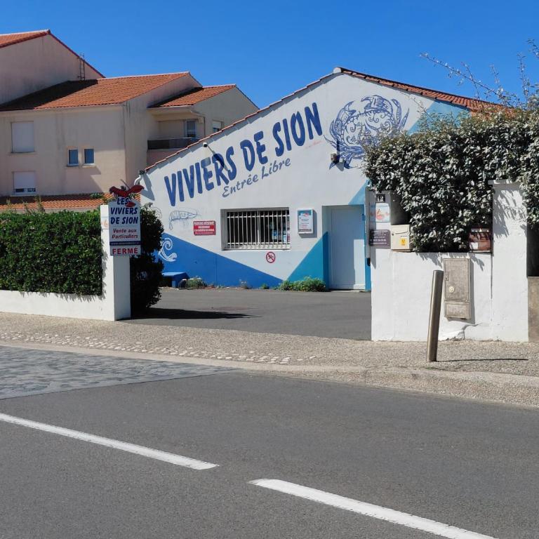 Maison L'Océan, Vue mer, Centre Sion, Rénovée 2025, Parking privatif - Maison 2 Chambres - 16