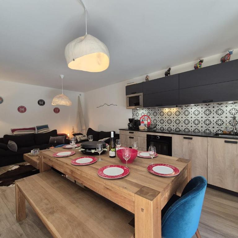 Chalet for 8 People - A Getaway in the Heart of the Alps - Chalet - 1