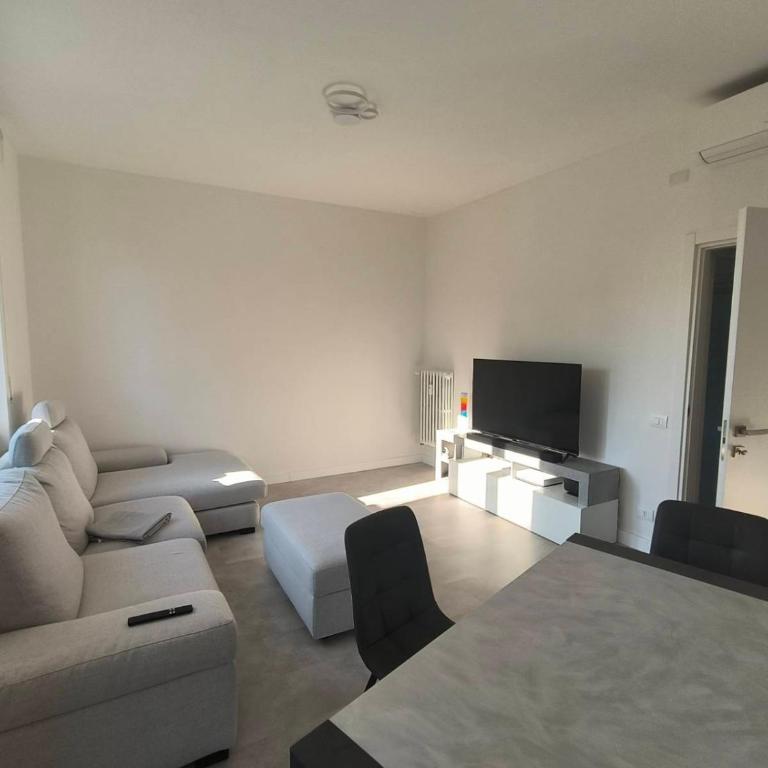 Modern Flat - 10 Min to the Sea and City Center - Apartment mit 2 Schlafzimmern und Balkon - 6