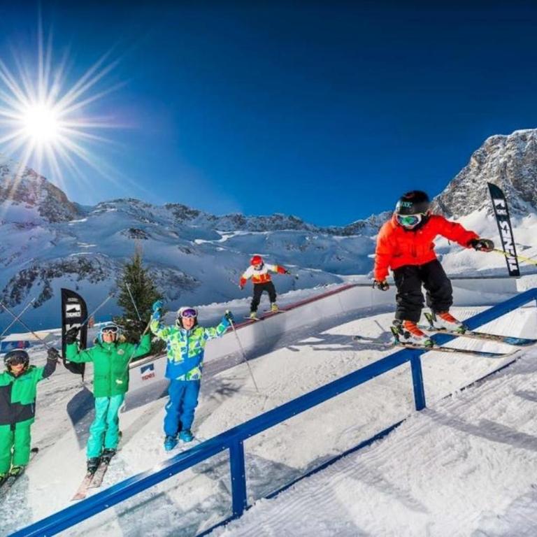 7ème ciel Tignes 2100m - Vue lac du chevril & Grande Sassière - 4 pers - Studio - Vue sur Montagne - 7
