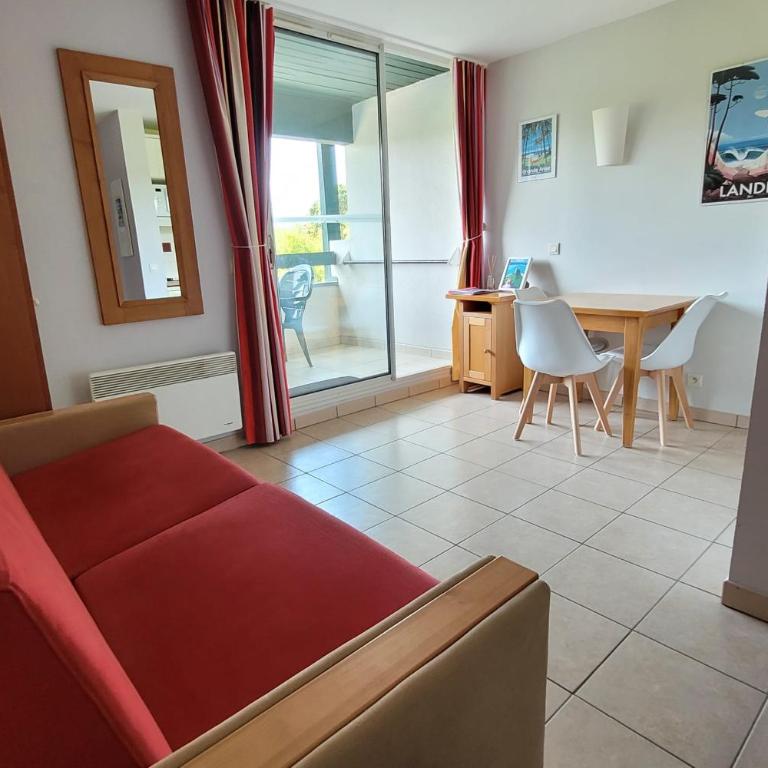 Cosy 21 M2 With Loggia Pool Near The Beach - Appartement - 3