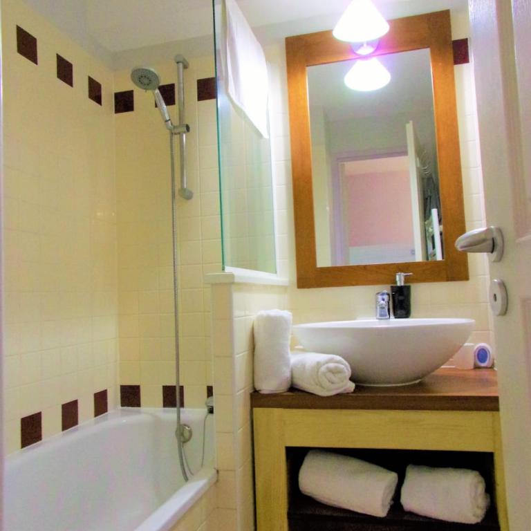 Cosy 21 M2 With Loggia Pool Near The Beach - Appartement - 7