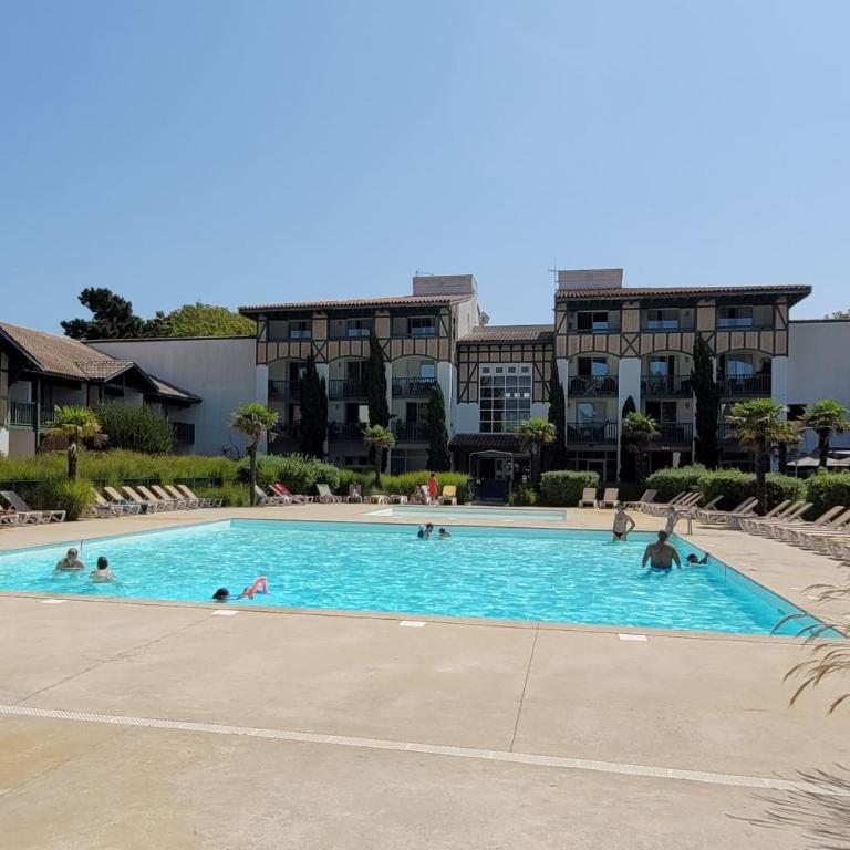 Cosy 21 M2 With Loggia Pool Near The Beach - Appartement - 9