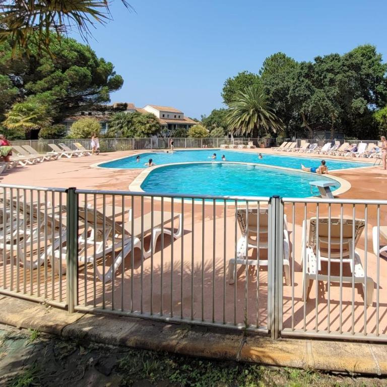Cosy 21 M2 With Loggia Pool Near The Beach - Appartement - 19