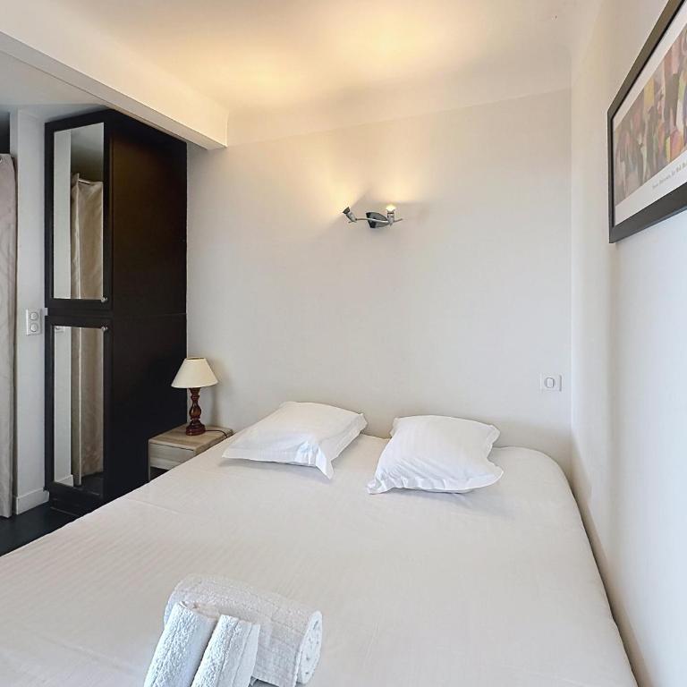 1-bedroom beachfront apartment with sea view - Appartement 1 Chambre avec Balcon et Vue sur Mer - 2