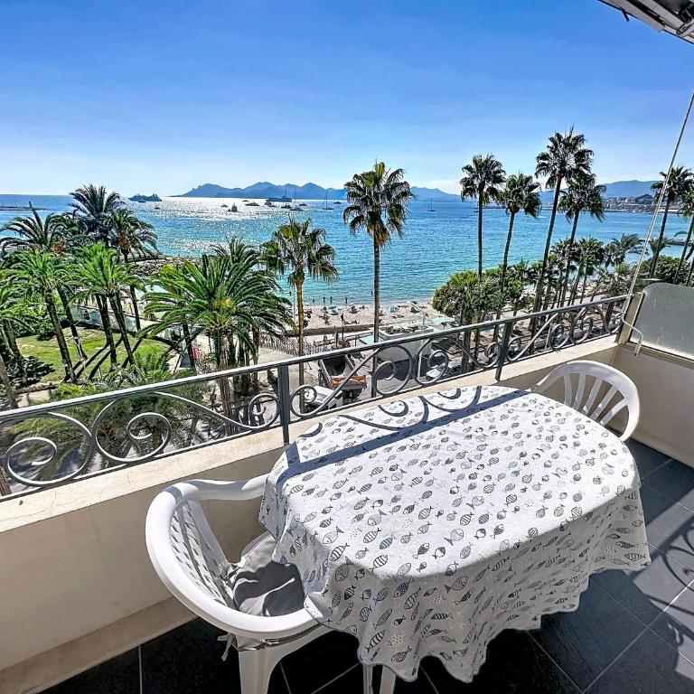 1-bedroom beachfront apartment with sea view - Appartement 1 Chambre avec Balcon et Vue sur Mer - 15