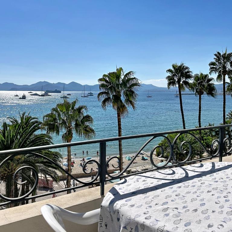 1-bedroom beachfront apartment with sea view - Appartement 1 Chambre avec Balcon et Vue sur Mer - 16