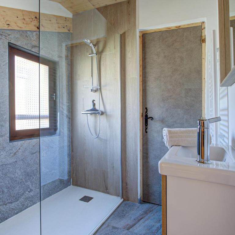 Hiona Lodge - magnifique chalet proche stations - Chalet - 14