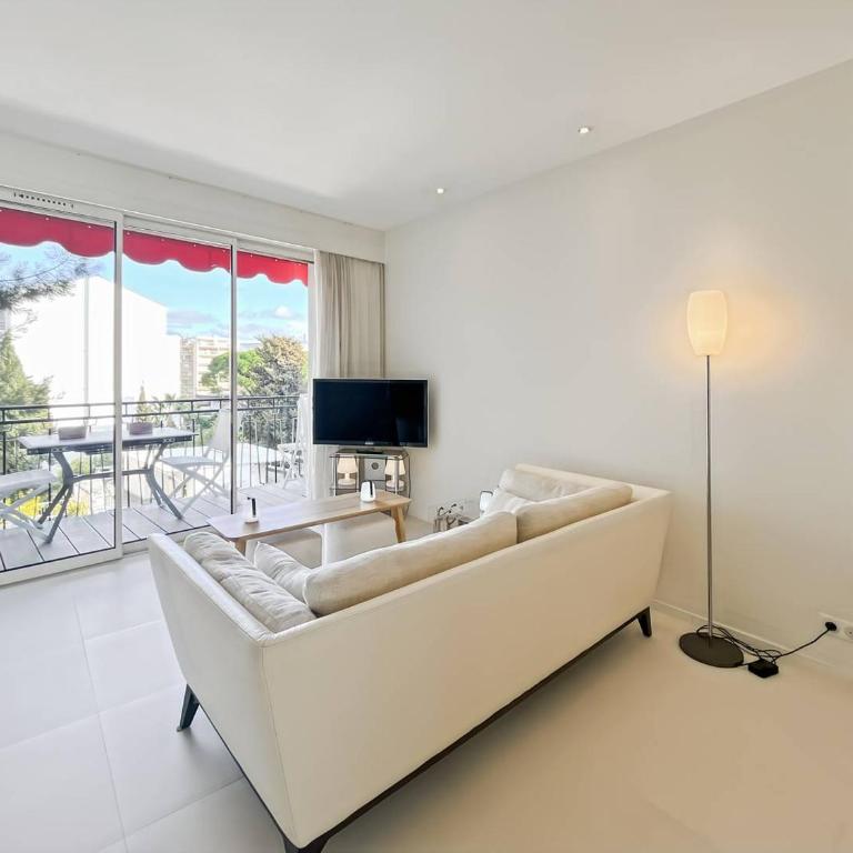 BEL APPARTEMENT 2 COUCHAGES AVEC TERRASSE CENTRE VILLE CANNES - Appartement - Vue sur Jardin - 2