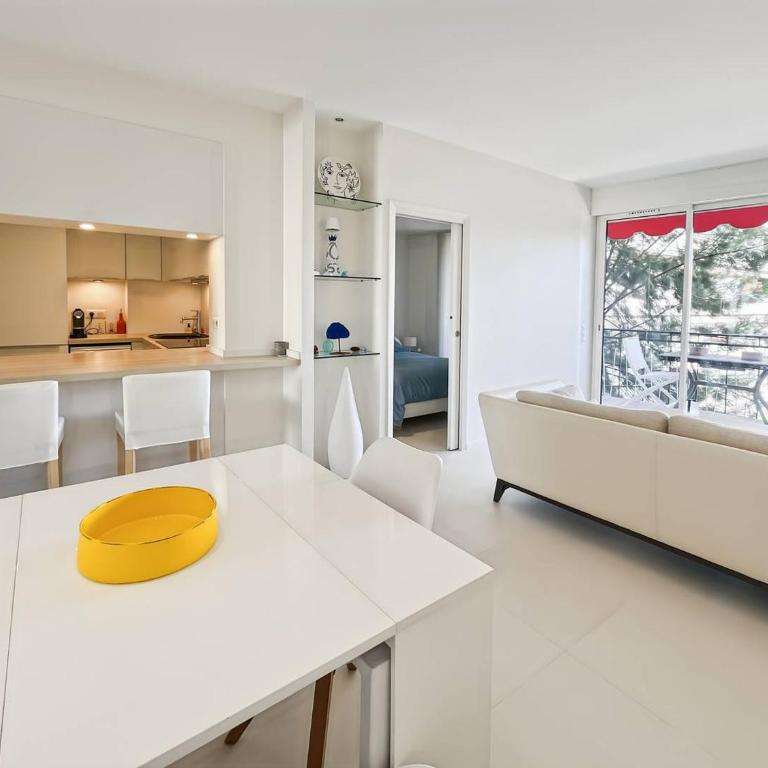 BEL APPARTEMENT 2 COUCHAGES AVEC TERRASSE CENTRE VILLE CANNES - Appartement - Vue sur Jardin - 3