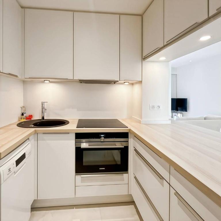 BEL APPARTEMENT 2 COUCHAGES AVEC TERRASSE CENTRE VILLE CANNES - Appartement - Vue sur Jardin - 6