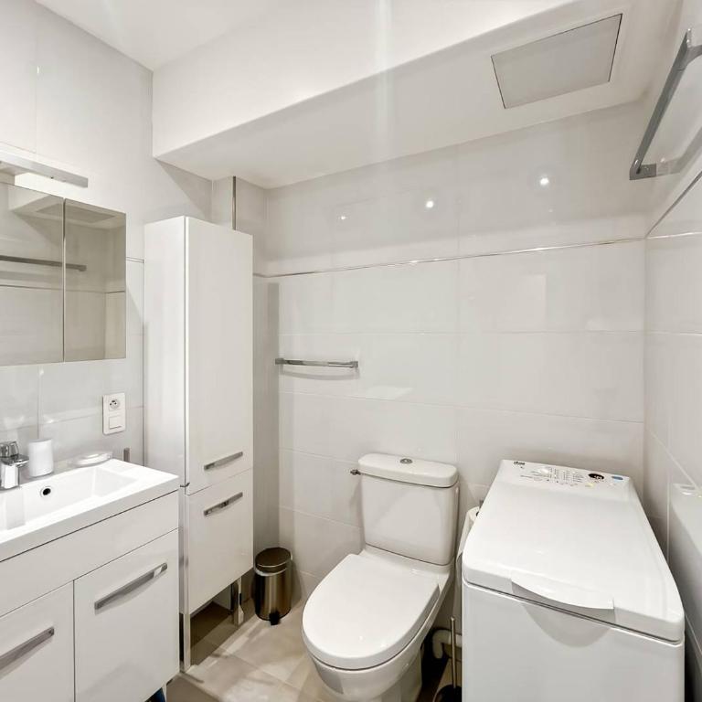 BEL APPARTEMENT 2 COUCHAGES AVEC TERRASSE CENTRE VILLE CANNES - Appartement - Vue sur Jardin - 9