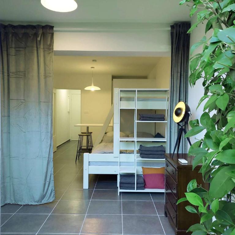Jardin, terrasse, climatisation, à 5 minutes à pied des plages, commerces et animations - Studio-Apartment - 4